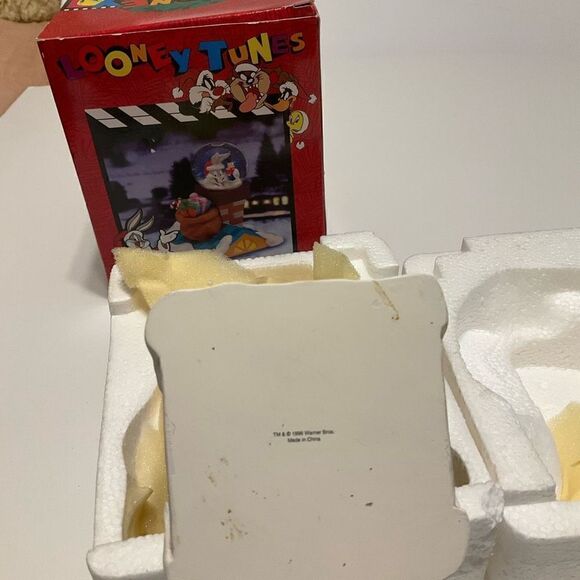 1996 Vintage Bugs Bunny Novelty Waterball Figurine Combo. NIB. Santa Rooftop. - Picture 6 of 6